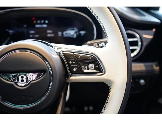 Bentley BENTAYGA 29