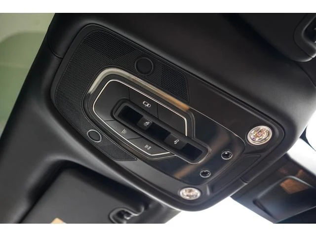 Bentley BENTAYGA 37