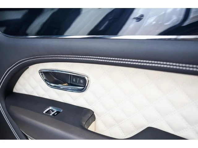 Bentley BENTAYGA 47
