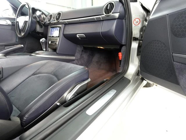 Porsche CAYMAN 11