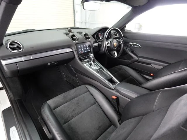 Porsche 718 8