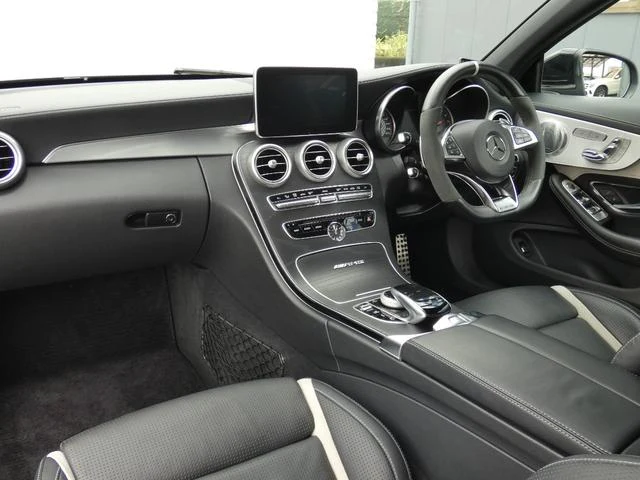 MERCEDES AMG C-CLASS 8