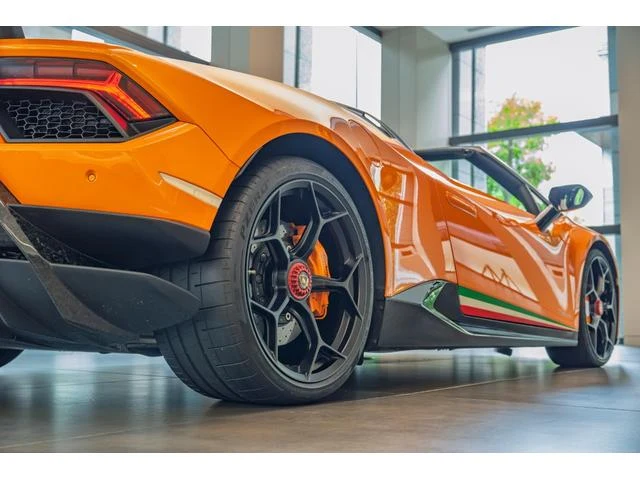 Lamborghini HURACAN 15