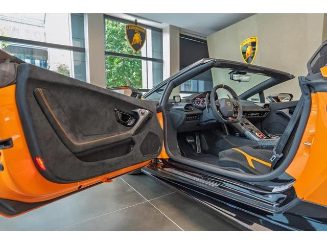 Lamborghini HURACAN 22