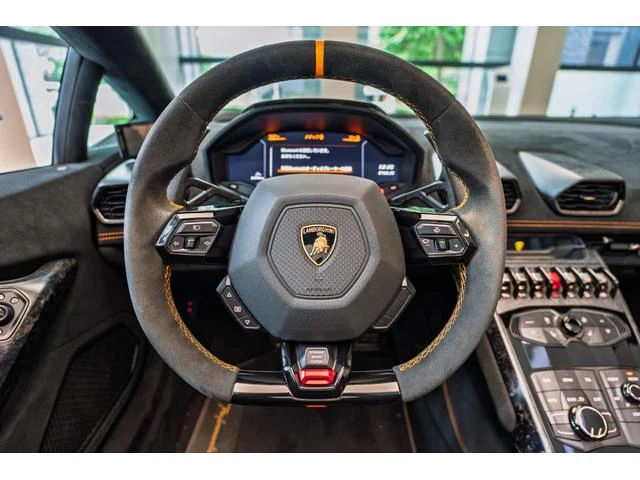 Lamborghini HURACAN 31