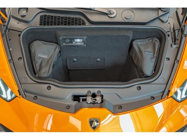 Lamborghini HURACAN 18