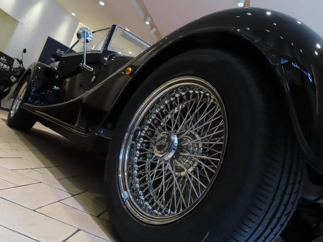 Morgan PLUS4 11