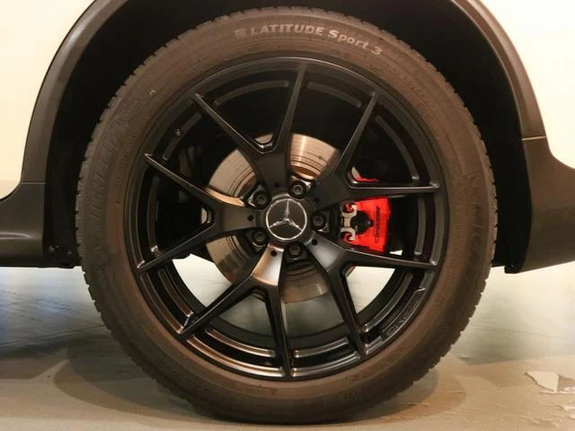 MERCEDES AMG GLC 7