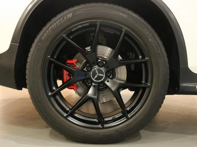 MERCEDES AMG GLC 8