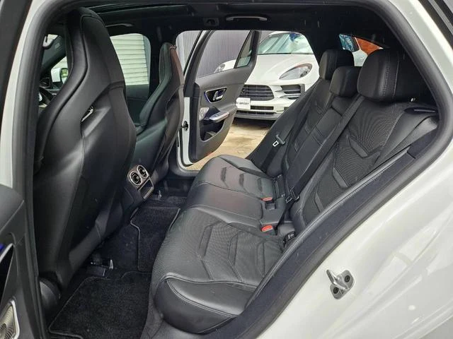 MERCEDES AMG C-CLASS 17