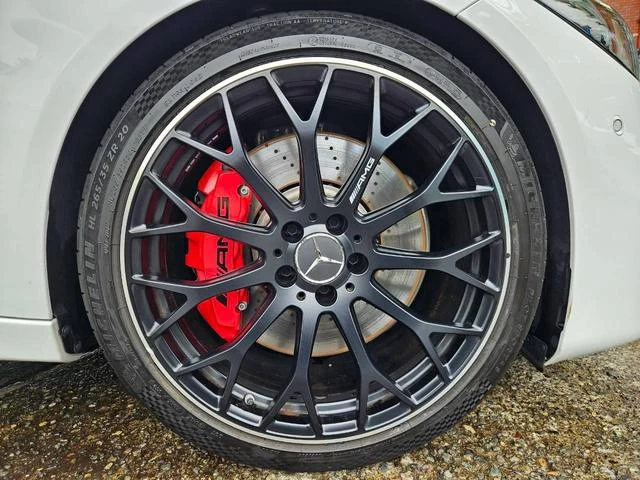 MERCEDES AMG C-CLASS 6