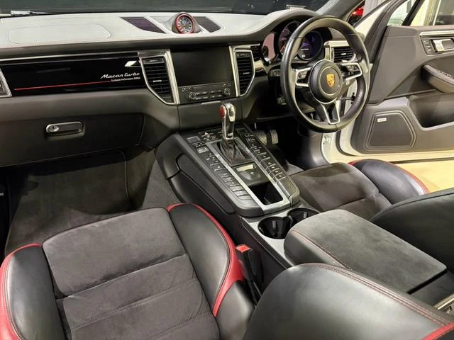 Porsche MACAN 15