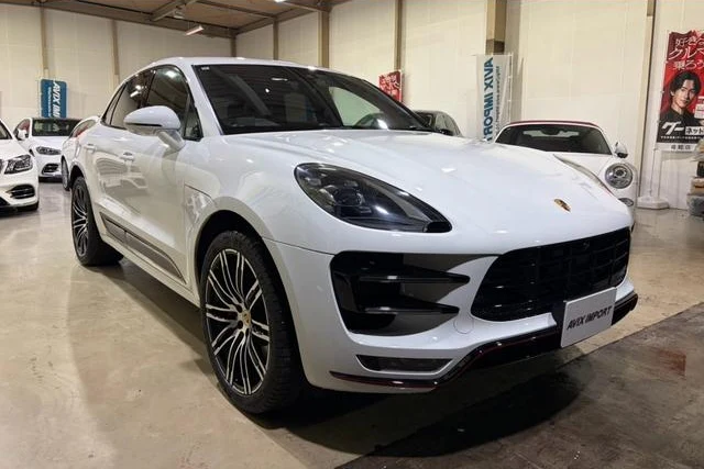 Porsche MACAN 10