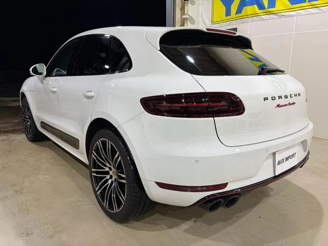Porsche MACAN 29