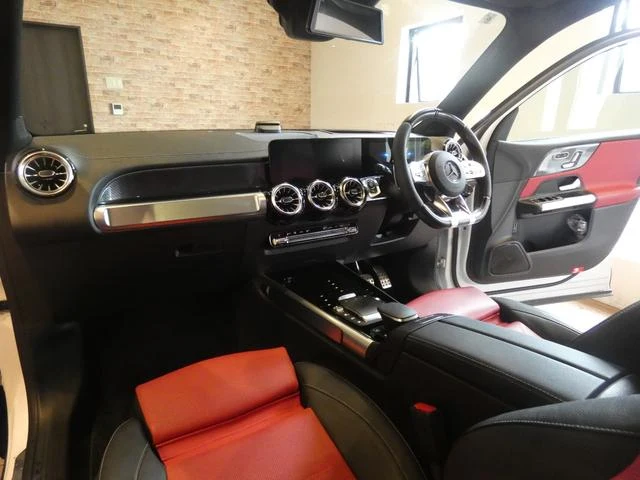 MERCEDES AMG GLB 9