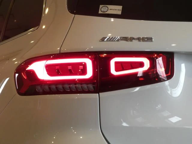 MERCEDES AMG GLB 4