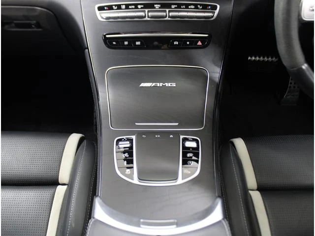 MERCEDES AMG GLC 9