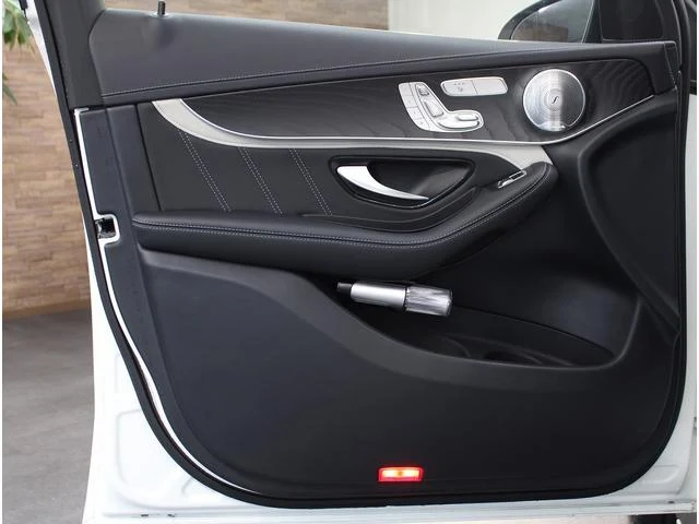 MERCEDES AMG GLC 61
