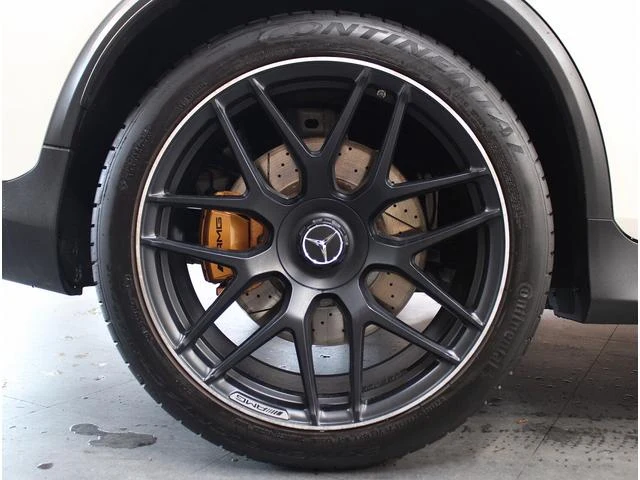 MERCEDES AMG GLC 52