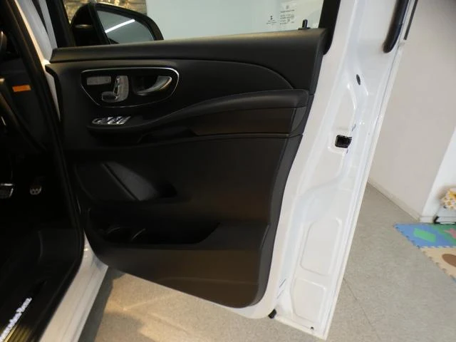 MERCEDES BENZ V-CLASS 37