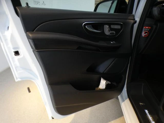 MERCEDES BENZ V-CLASS 38
