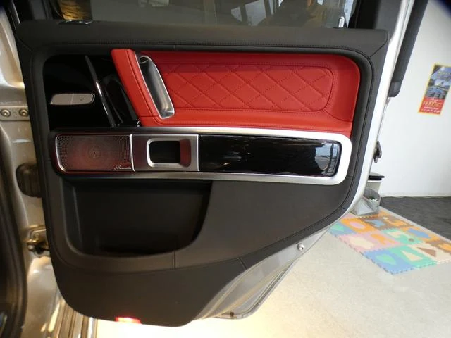 MERCEDES AMG G-CLASS 37