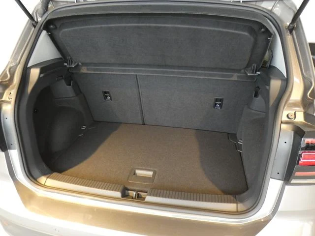 Volkswagen T-CROSS 18