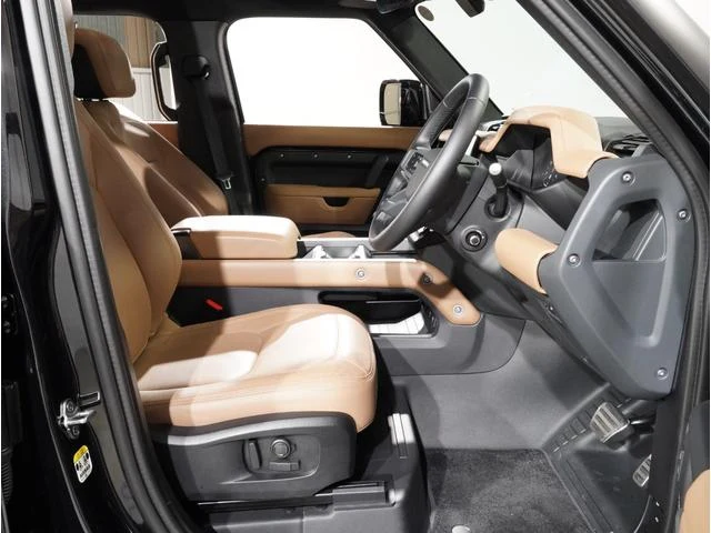 Land Rover DEFENDER 16