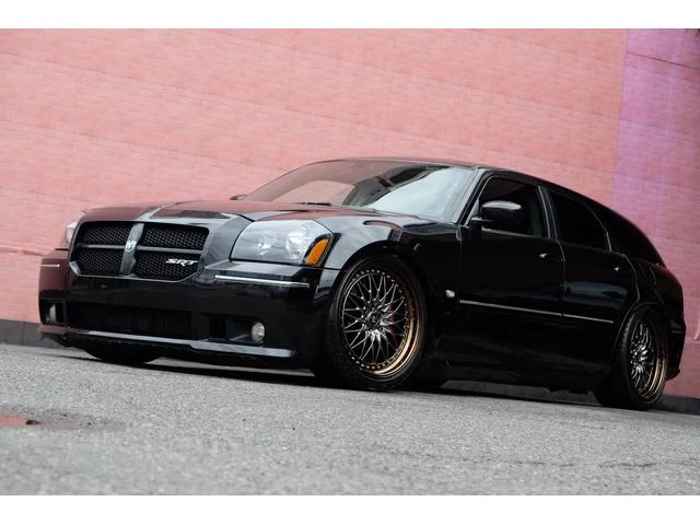 Dodge MAGNUM 6