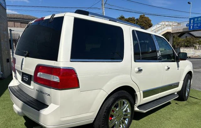 Lincoln NAVIGATOR 9