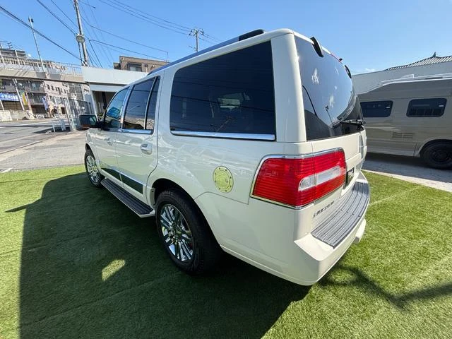 Lincoln NAVIGATOR 11