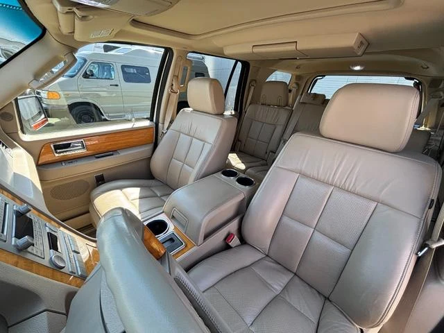 Lincoln NAVIGATOR 53