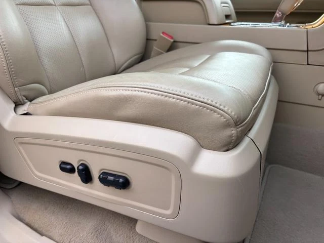 Lincoln NAVIGATOR 24