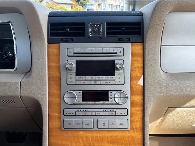 Lincoln NAVIGATOR 19
