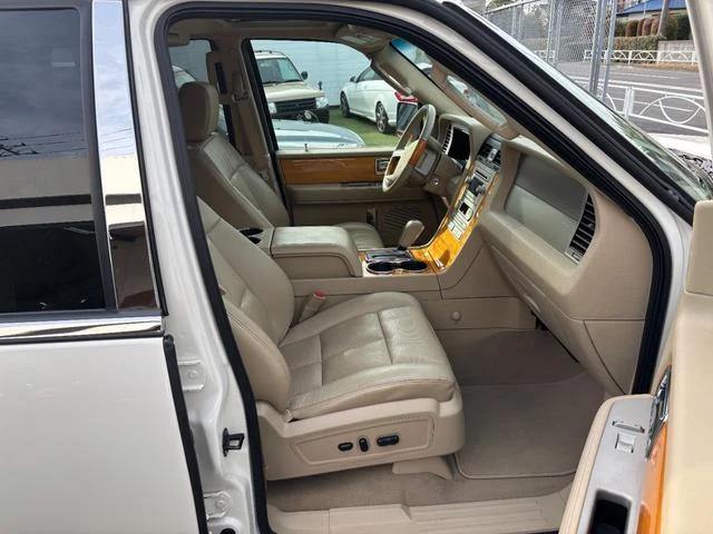Lincoln NAVIGATOR 23