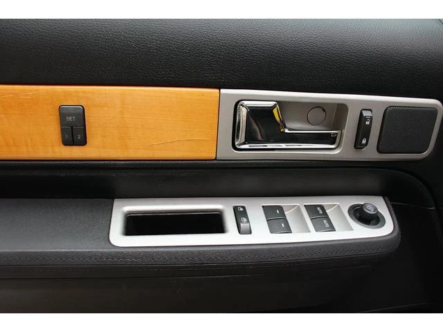 Lincoln MKX 13