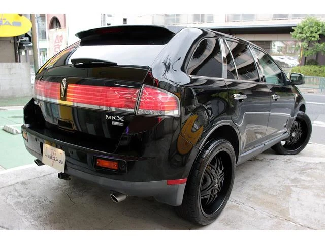 Lincoln MKX 63