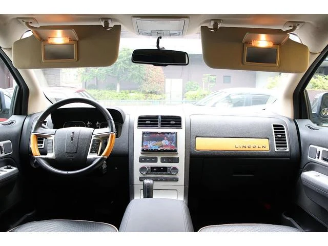 Lincoln MKX 34
