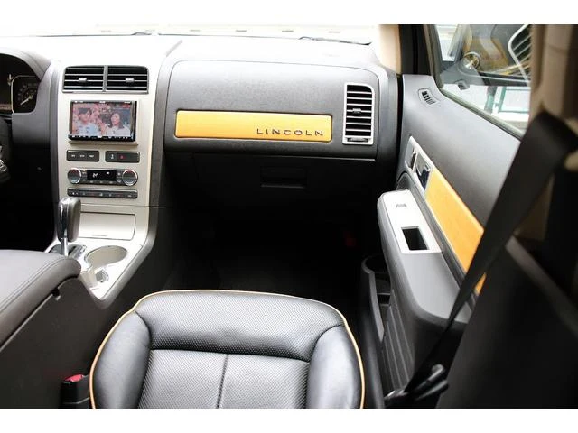 Lincoln MKX 57