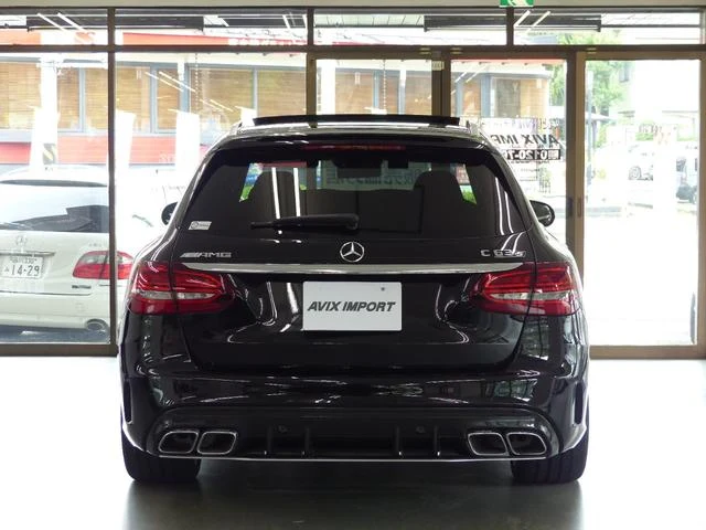 MERCEDES AMG C-CLASS 4
