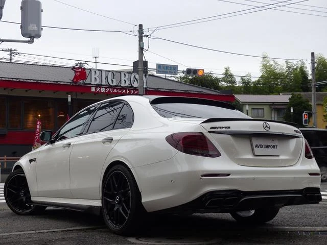 MERCEDES AMG E-CLASS 8