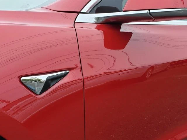 Tesla MODEL 3 35