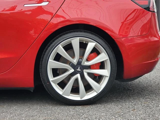 Tesla MODEL 3 38