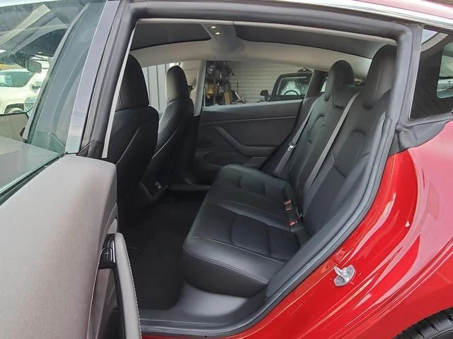 Tesla MODEL 3 26