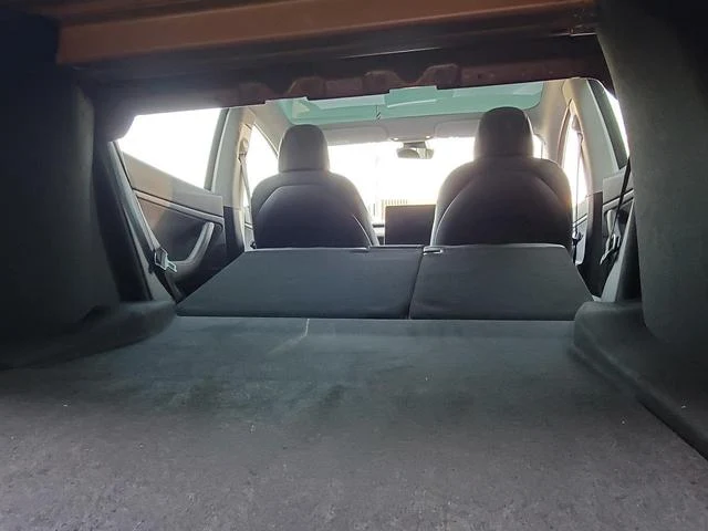 Tesla MODEL 3 62