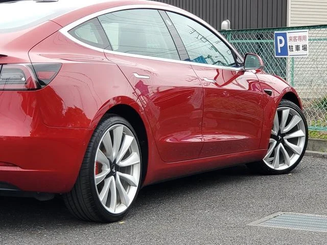 Tesla MODEL 3 18