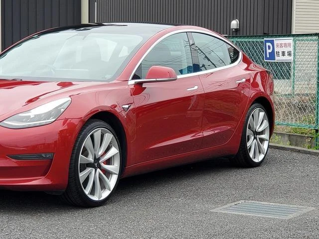 Tesla MODEL 3 13