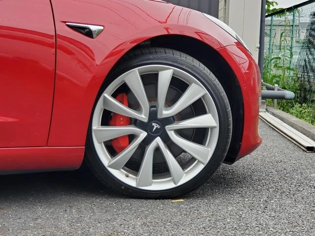Tesla MODEL 3 20