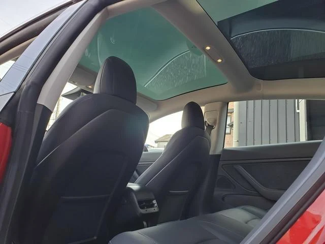 Tesla MODEL 3 57