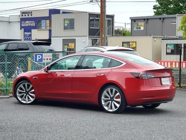 Tesla MODEL 3 10